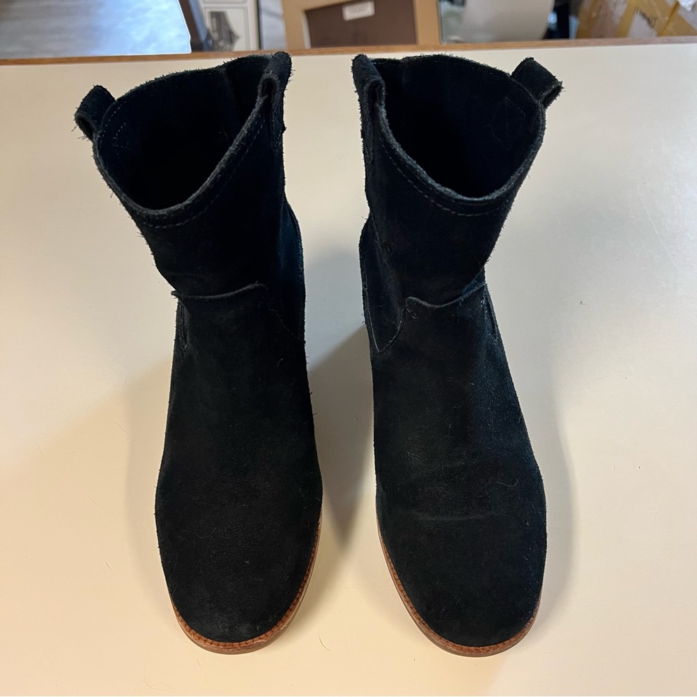 Sorel suede women’s booties
